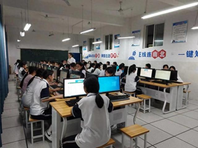 广元精神卫生中心授牌“四川省区域儿童青少年心理健康关爱基地”，以信息技术咨询服务赋能心理健康新篇章